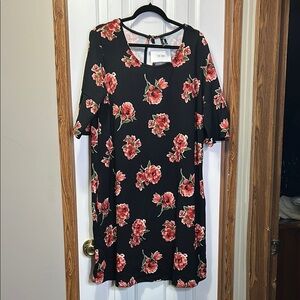 Agnes & Dora Black and Red Floral Shift Dress NWT XL